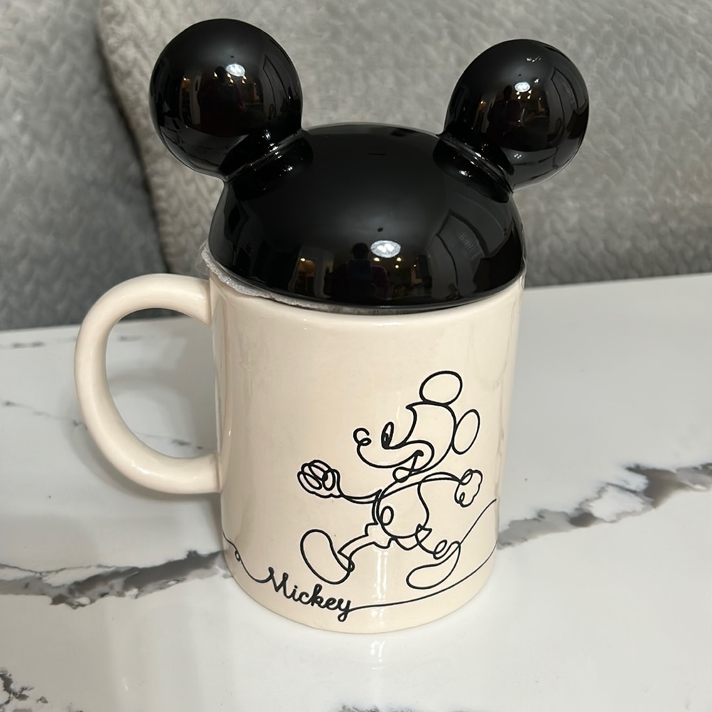 Mickey Mouse Mug with Ears Lid